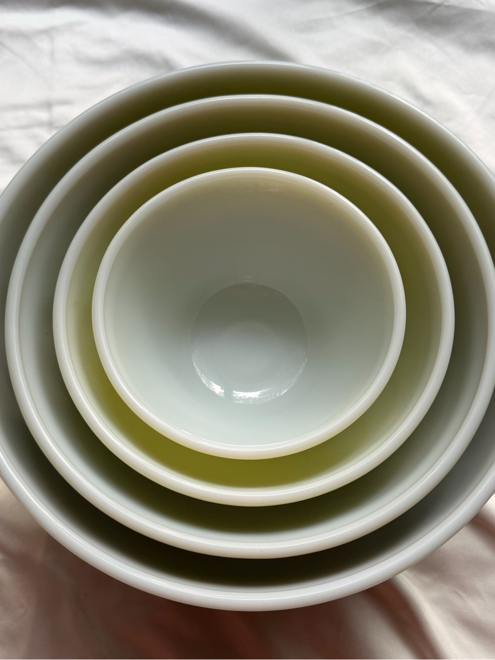 Vintage Pyrex 401–404 Nesting Mixing Bowl Set Green Yellow MCM